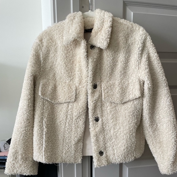 Zara Jackets & Blazers - Zara sherpa jacket cropped